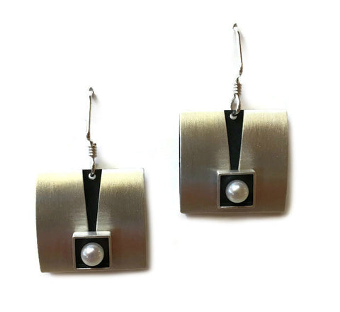 Mar Jewelry - Square Pearl Earrings